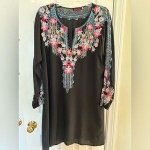 JOHNNY WAS BEAUTIFULLY EMBROIDERED DRESS. SIZE L